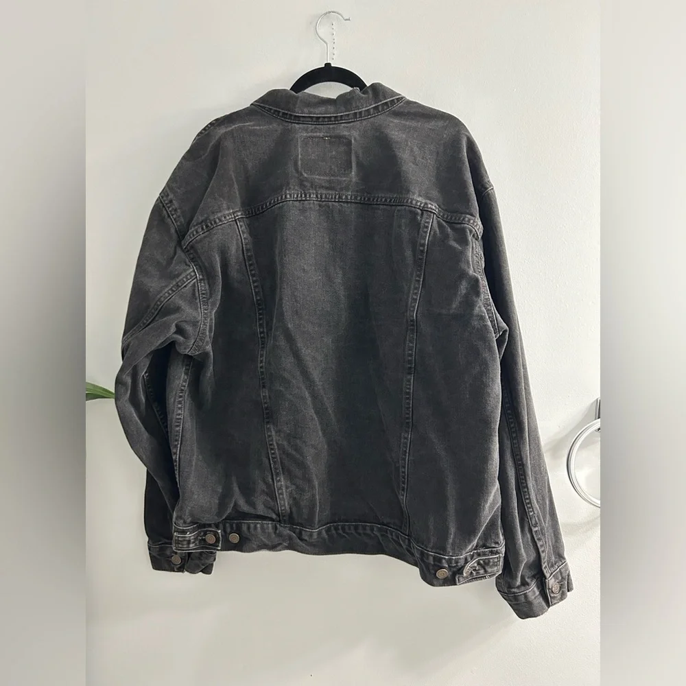 SOLD DO NOT BUY Levi’s washed black trucker jean jacket - Picture 5 of 8